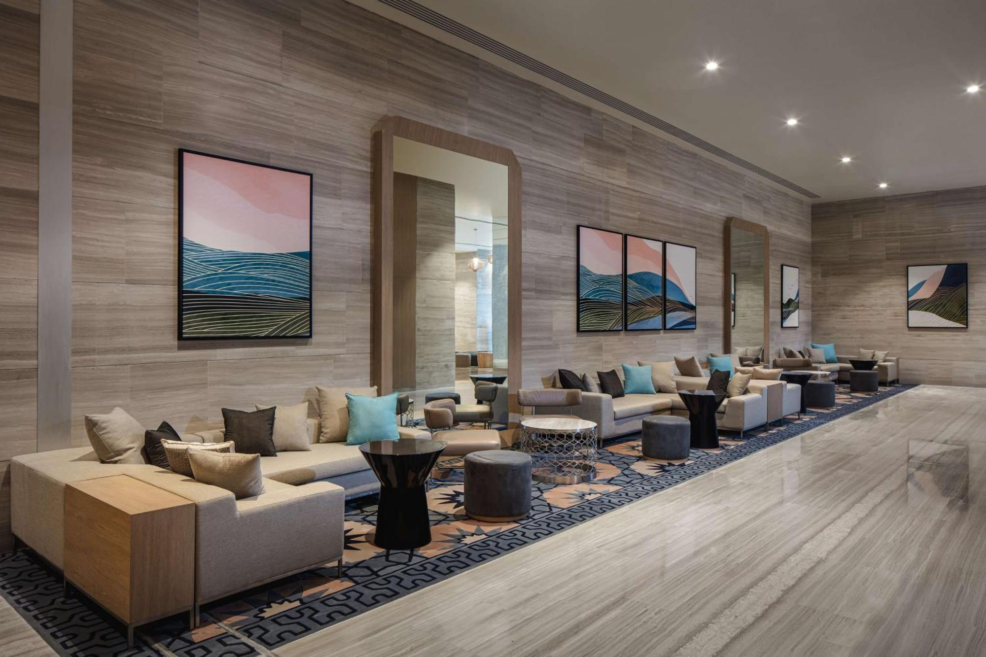 Doubletree By Hilton Fujairah City Bagian luar foto The lounge at the airport